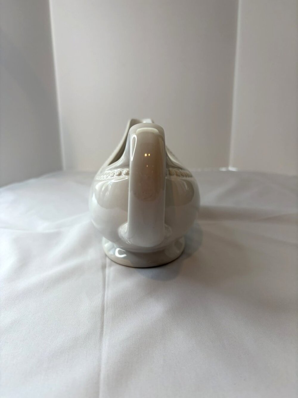 Tabletops Gallery Isabella Beaded Cream Gravy Boat Cottagecore Farmhouse Holiday - Picture 9 of 11